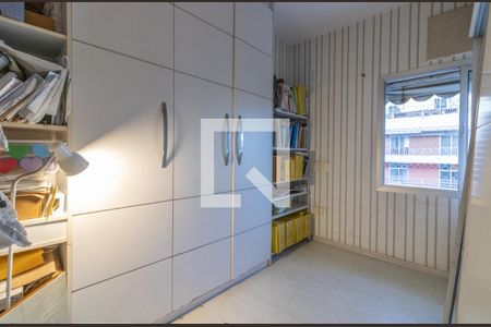 Apartamento à venda com 270m², 4 quartos e 2 vagas Apartamento à venda com 270m², 4 quartos e 2 vagasQuarto