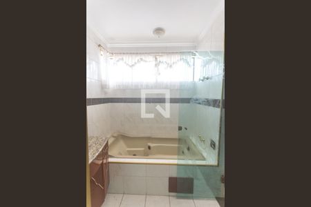 Casa à venda com 316m², 3 quartos e 7 vagasBanheiro suíte 3