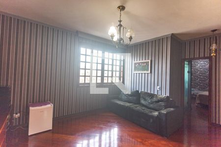 Casa à venda com 316m², 3 quartos e 7 vagasSala de TV