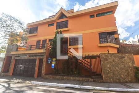 Casa à venda com 316m², 3 quartos e 7 vagasFachada