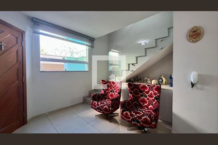 Sala de casa à venda com 3 quartos, 105m² em Palmares, Belo Horizonte
