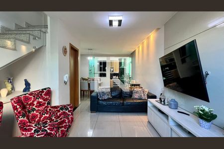 Sala de casa à venda com 3 quartos, 105m² em Palmares, Belo Horizonte
