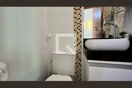 Casa à venda com 105m², 3 quartos e 1 vagaBanheiro