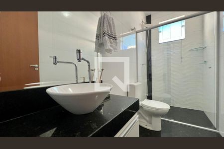 Casa à venda com 105m², 3 quartos e 1 vagaBanheiro