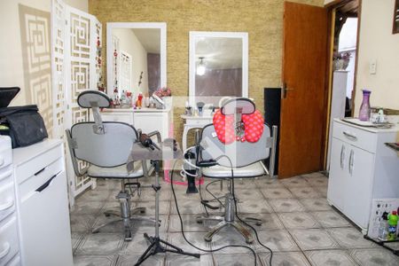 Casa à venda com 138m², 4 quartos e 1 vaga Casa à venda com 138m², 4 quartos e 1 vagaSalão