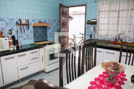 Casa à venda com 138m², 4 quartos e 1 vaga Casa à venda com 138m², 4 quartos e 1 vagaCozinha