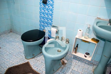 Casa à venda com 138m², 4 quartos e 1 vaga Casa à venda com 138m², 4 quartos e 1 vagaBanheiro