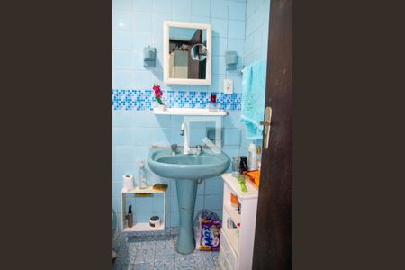 Casa à venda com 138m², 4 quartos e 1 vaga Casa à venda com 138m², 4 quartos e 1 vagaBanheiro