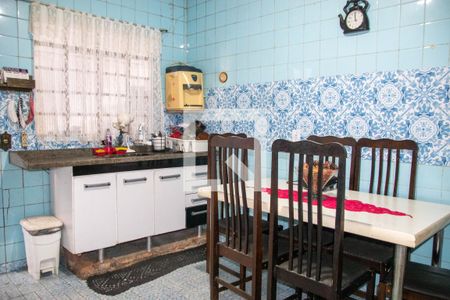 Casa à venda com 138m², 4 quartos e 1 vaga Casa à venda com 138m², 4 quartos e 1 vagaCozinha