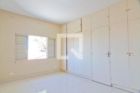Casa para alugar com 299m², 4 quartos e 4 vagas Casa para alugar com 299m², 4 quartos e 4 vagasSuíte