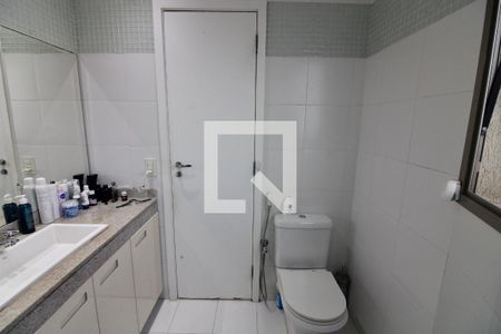 Apartamento à venda com 206m², 5 quartos e 3 vagas Apartamento à venda com 206m², 5 quartos e 3 vagasBanheiro da Suíte 3