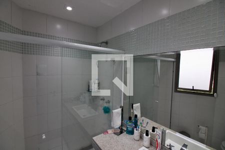 Apartamento à venda com 206m², 5 quartos e 3 vagas Apartamento à venda com 206m², 5 quartos e 3 vagasBanheiro da Suíte 3