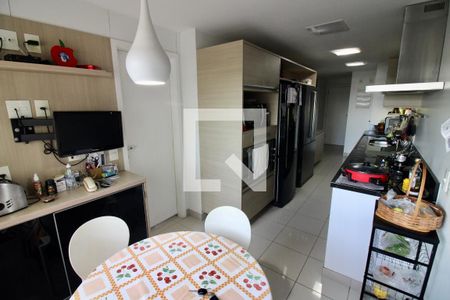 Apartamento à venda com 206m², 5 quartos e 3 vagas Apartamento à venda com 206m², 5 quartos e 3 vagasCozinha