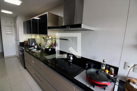 Apartamento à venda com 206m², 5 quartos e 3 vagas Apartamento à venda com 206m², 5 quartos e 3 vagasCozinha