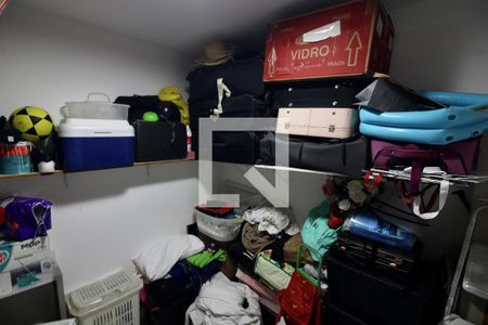 Apartamento à venda com 206m², 5 quartos e 3 vagas Apartamento à venda com 206m², 5 quartos e 3 vagasQuarto de Serviço