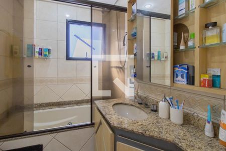 Apartamento à venda com 178m², 3 quartos e 3 vagas Apartamento à venda com 178m², 3 quartos e 3 vagasBanheiro da Suíte 1