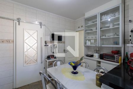 Apartamento à venda com 178m², 3 quartos e 3 vagas Apartamento à venda com 178m², 3 quartos e 3 vagasCozinha