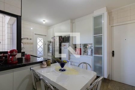 Apartamento à venda com 178m², 3 quartos e 3 vagas Apartamento à venda com 178m², 3 quartos e 3 vagasCozinha