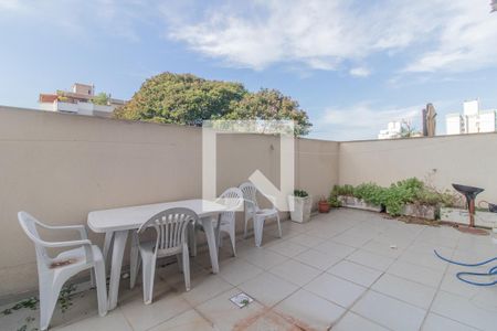 Apartamento à venda com 100m², 2 quartos e 1 vaga Apartamento à venda com 100m², 2 quartos e 1 vagaVaranda