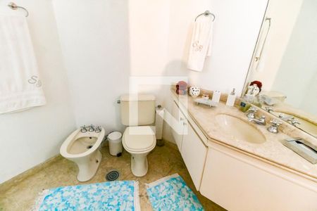 Apartamento para alugar com 280m², 4 quartos e 4 vagasBanheiro da Suíte 1