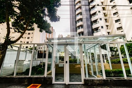 Apartamento para alugar com 280m², 4 quartos e 4 vagasFachada e portaria