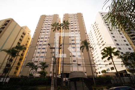 Apartamento à venda com 90m², 3 quartos e 1 vaga Apartamento à venda com 90m², 3 quartos e 1 vagaFachada