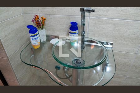 Casa à venda com 137m², 3 quartos e 3 vagas Casa à venda com 137m², 3 quartos e 3 vagaslavabo