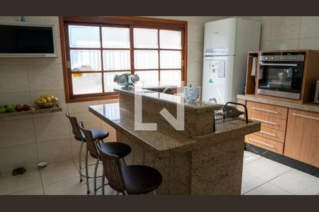 Casa à venda com 137m², 3 quartos e 3 vagas Casa à venda com 137m², 3 quartos e 3 vagascozinha