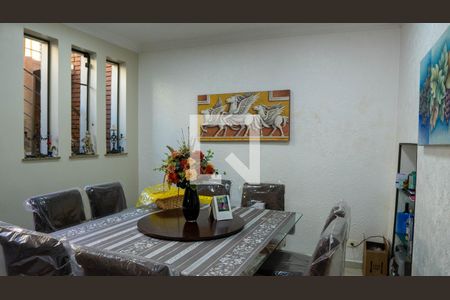 Casa à venda com 137m², 3 quartos e 3 vagas Casa à venda com 137m², 3 quartos e 3 vagassala de jantar