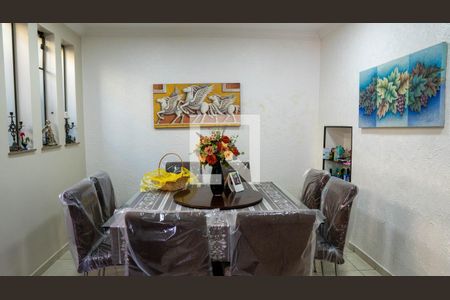 Casa à venda com 137m², 3 quartos e 3 vagas Casa à venda com 137m², 3 quartos e 3 vagassala de jantar