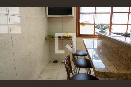 Casa à venda com 137m², 3 quartos e 3 vagas Casa à venda com 137m², 3 quartos e 3 vagascozinha