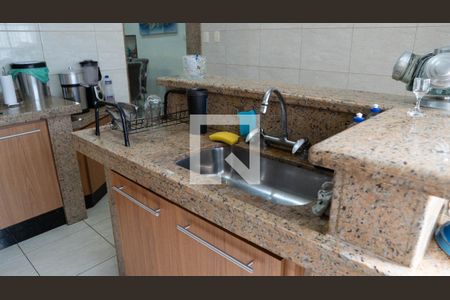 Casa à venda com 137m², 3 quartos e 3 vagas Casa à venda com 137m², 3 quartos e 3 vagascozinha