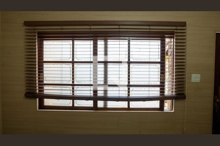 Casa à venda com 137m², 3 quartos e 3 vagas Casa à venda com 137m², 3 quartos e 3 vagasjanela