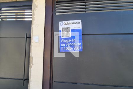 Casa à venda com 250m², 3 quartos e 4 vagas Casa à venda com 250m², 3 quartos e 4 vagasplaquinha