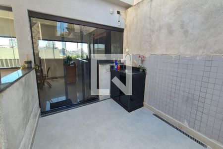 Casa à venda com 250m², 3 quartos e 4 vagas Casa à venda com 250m², 3 quartos e 4 vagasQuintal