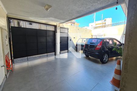 Casa à venda com 250m², 3 quartos e 4 vagas Casa à venda com 250m², 3 quartos e 4 vagasGaragem