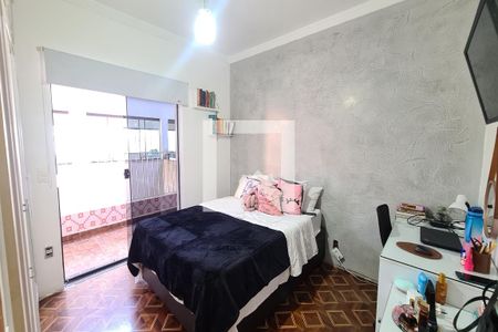 Casa à venda com 250m², 3 quartos e 4 vagas Casa à venda com 250m², 3 quartos e 4 vagasQuarto 2