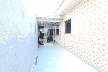 Casa à venda com 250m², 3 quartos e 4 vagas Casa à venda com 250m², 3 quartos e 4 vagasQuintal