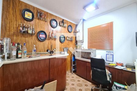 Casa à venda com 250m², 3 quartos e 4 vagas Casa à venda com 250m², 3 quartos e 4 vagasEscritório