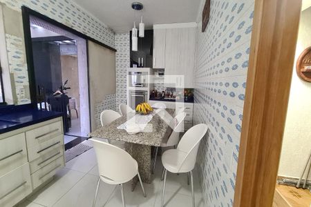 Casa à venda com 250m², 3 quartos e 4 vagas Casa à venda com 250m², 3 quartos e 4 vagasCozinha
