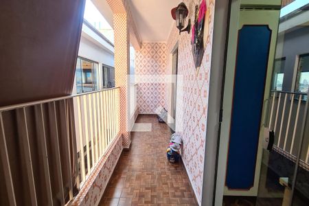 Casa à venda com 250m², 3 quartos e 4 vagas Casa à venda com 250m², 3 quartos e 4 vagasTerraço