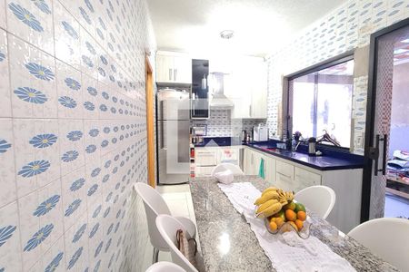 Casa à venda com 250m², 3 quartos e 4 vagas Casa à venda com 250m², 3 quartos e 4 vagasCozinha