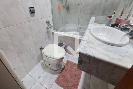 Casa à venda com 250m², 3 quartos e 4 vagas Casa à venda com 250m², 3 quartos e 4 vagasBanheiro