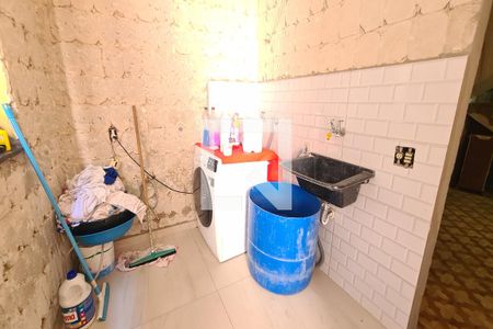 Casa à venda com 250m², 3 quartos e 4 vagas Casa à venda com 250m², 3 quartos e 4 vagasÁrea de Serviço