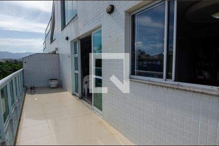 Apartamento à venda com 270m², 4 quartos e 3 vagas Apartamento à venda com 270m², 4 quartos e 3 vagasVaranda