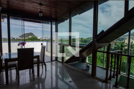 Apartamento à venda com 270m², 4 quartos e 3 vagas Apartamento à venda com 270m², 4 quartos e 3 vagasAntessala