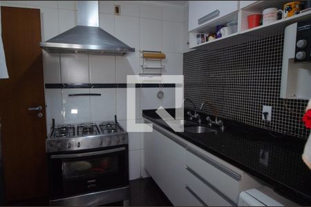 Apartamento à venda com 270m², 4 quartos e 3 vagas Apartamento à venda com 270m², 4 quartos e 3 vagasCozinha