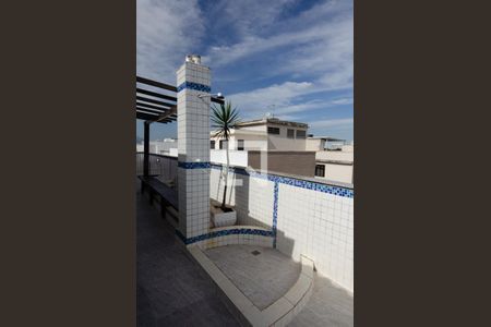 Apartamento à venda com 270m², 4 quartos e 3 vagas Apartamento à venda com 270m², 4 quartos e 3 vagasTerraço