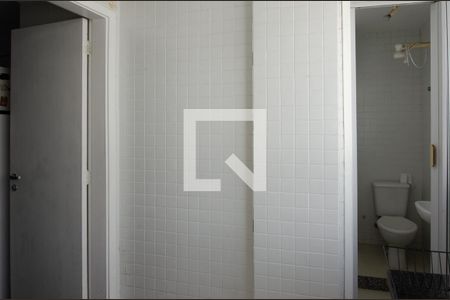 Apartamento à venda com 270m², 4 quartos e 3 vagas Apartamento à venda com 270m², 4 quartos e 3 vagasÁrea