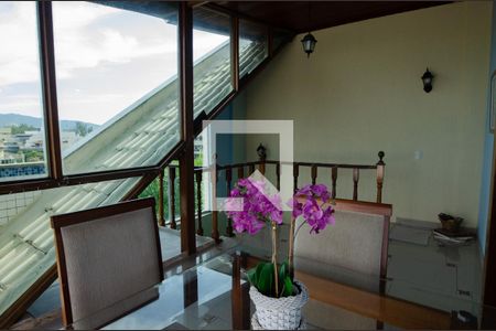 Apartamento à venda com 270m², 4 quartos e 3 vagas Apartamento à venda com 270m², 4 quartos e 3 vagasAntessala